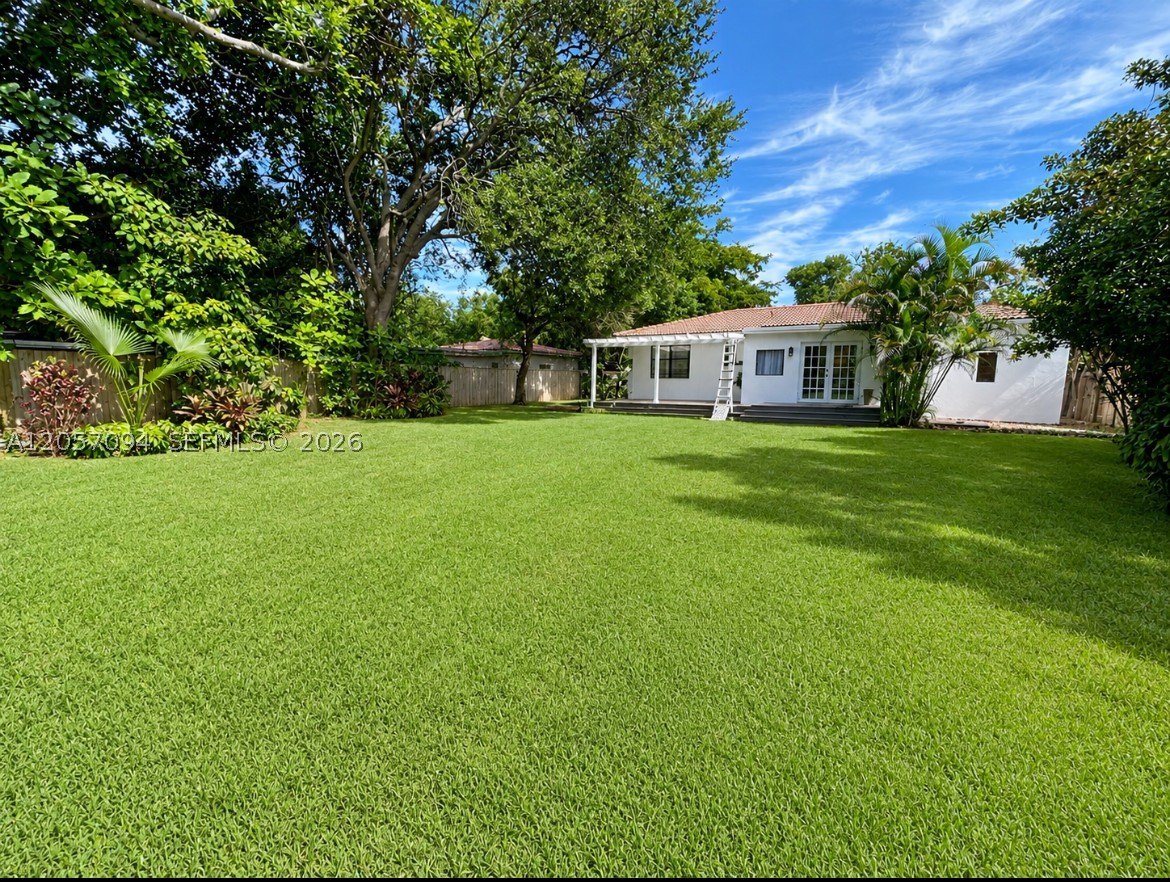 BISCAYNE PARK ESTATES - Residential