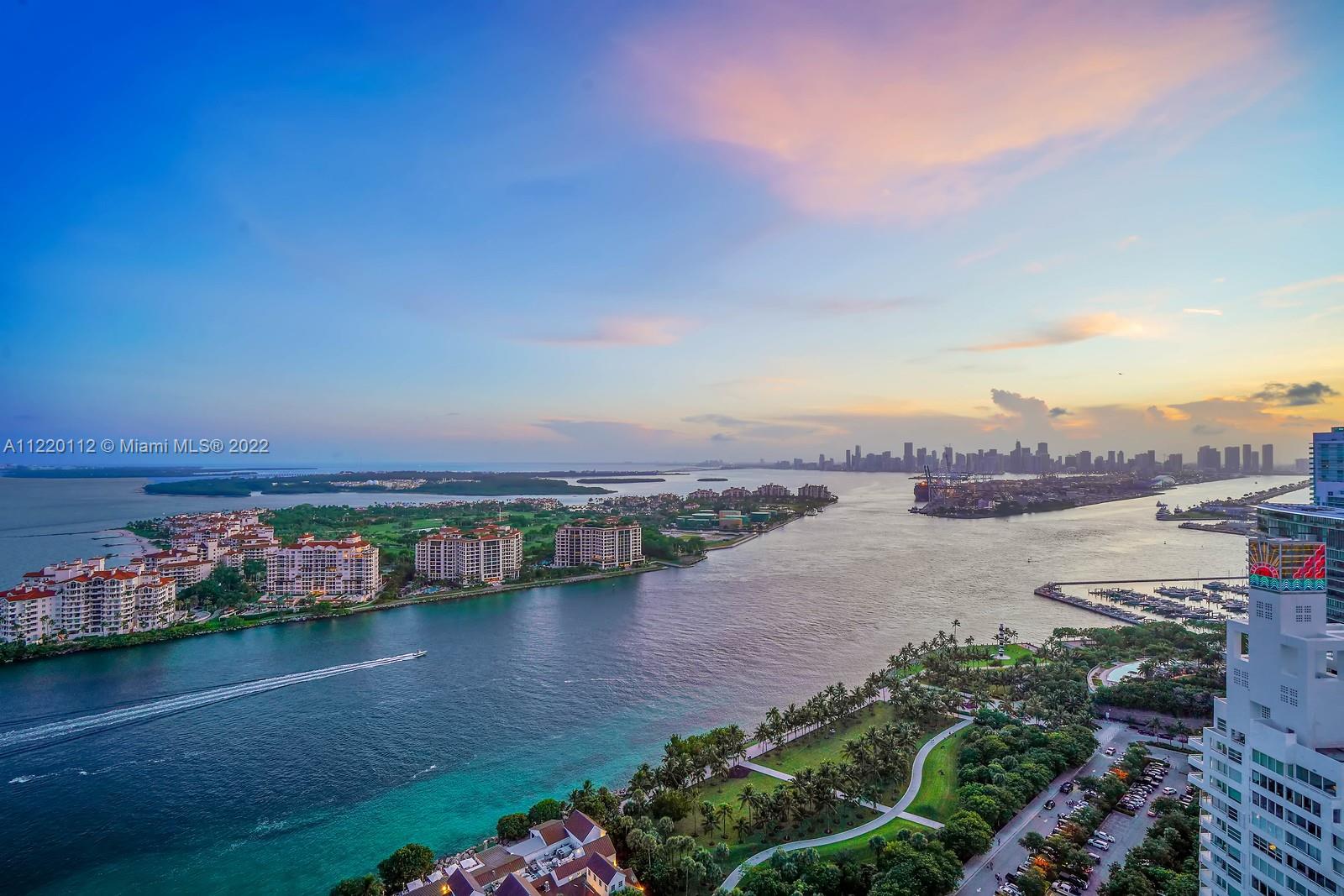 CONTINUUM ON SOUTH BEACH - Residential