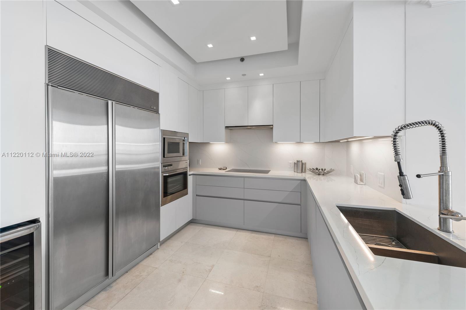 CONTINUUM ON SOUTH BEACH - Residential