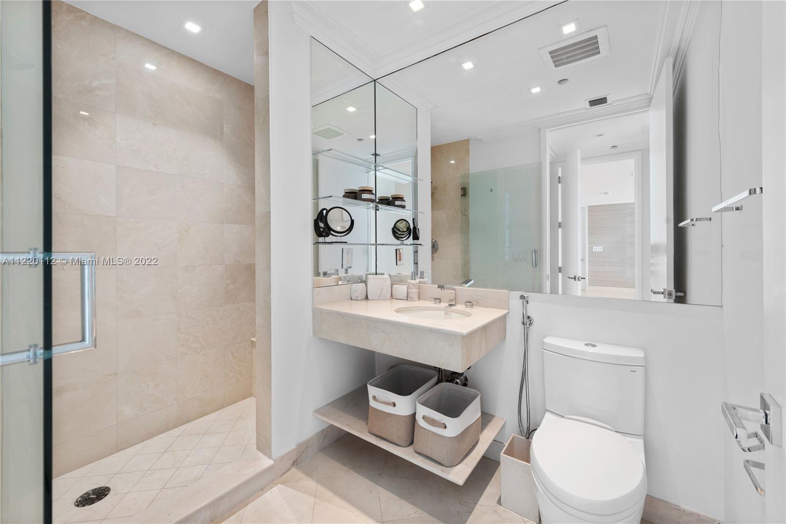 CONTINUUM ON SOUTH BEACH - Residential