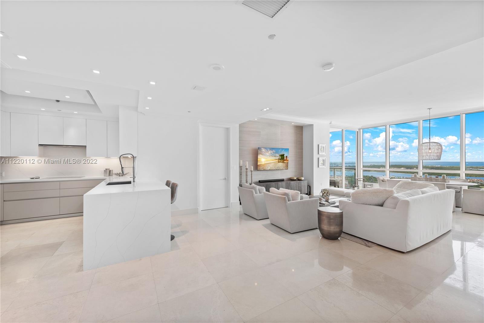CONTINUUM ON SOUTH BEACH - Residential