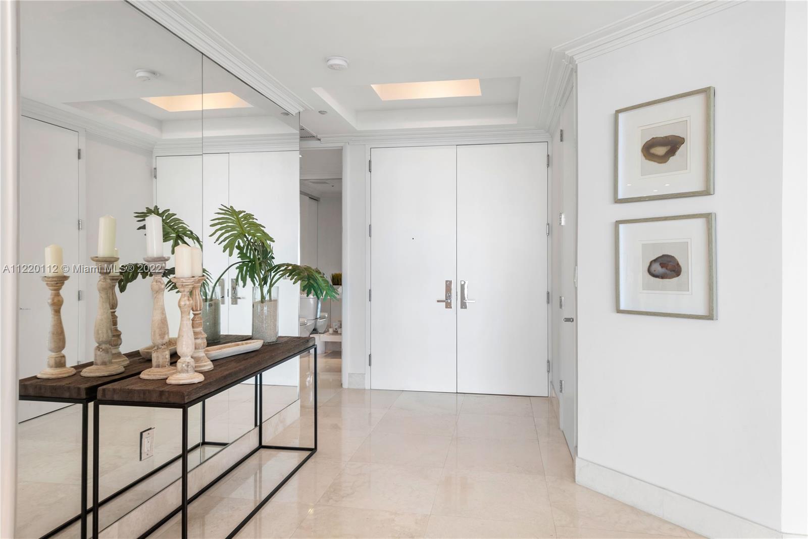 CONTINUUM ON SOUTH BEACH - Residential