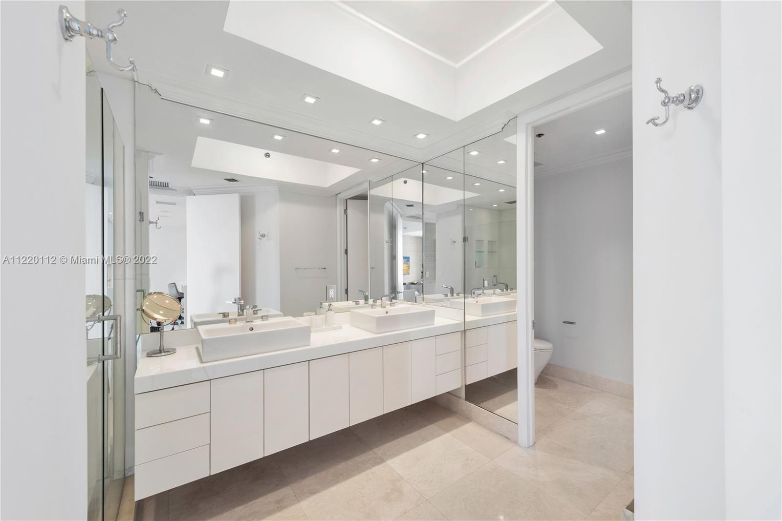 CONTINUUM ON SOUTH BEACH - Residential