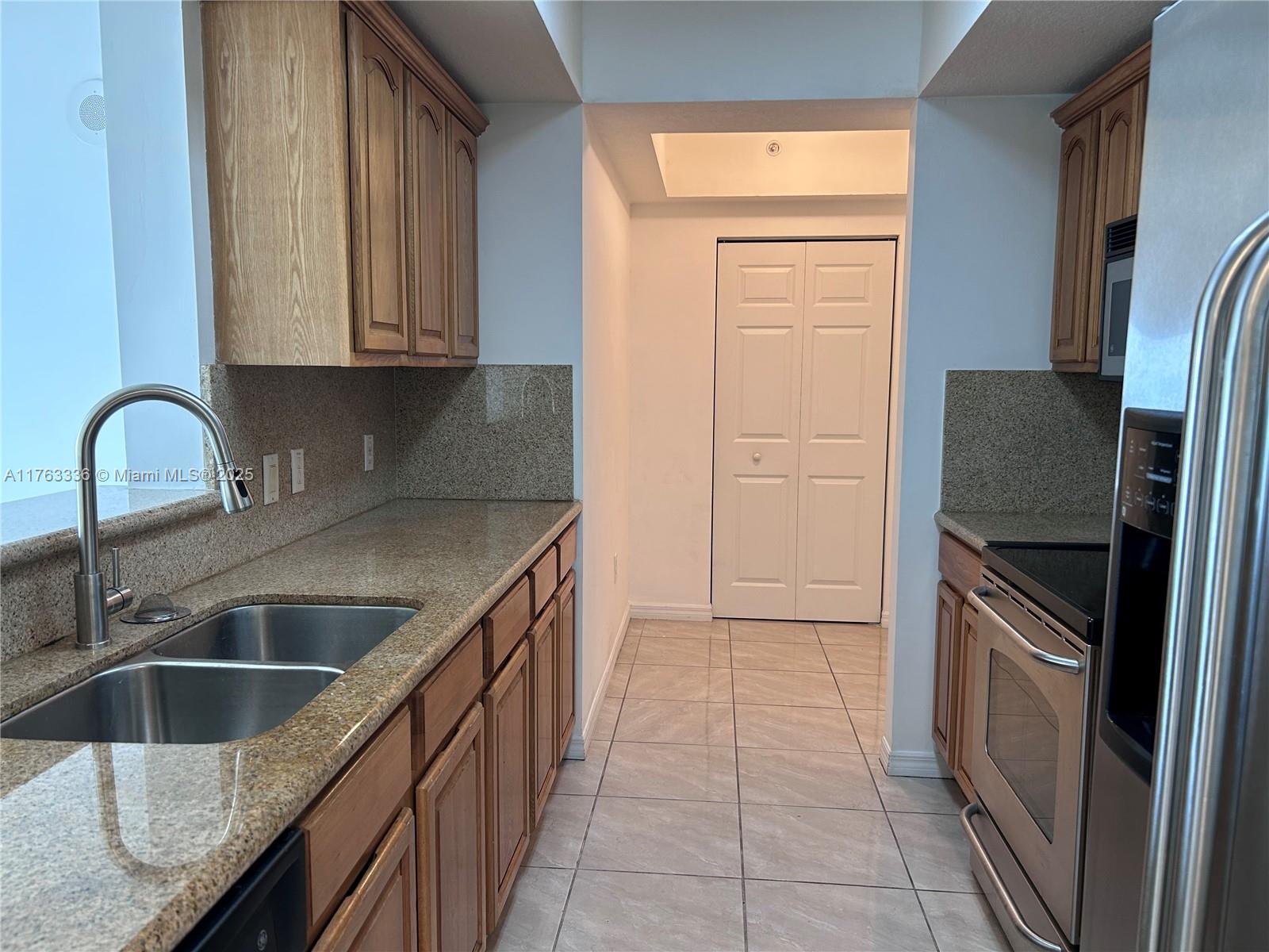 KEYSTONE PARK CONDO - Residential Lease