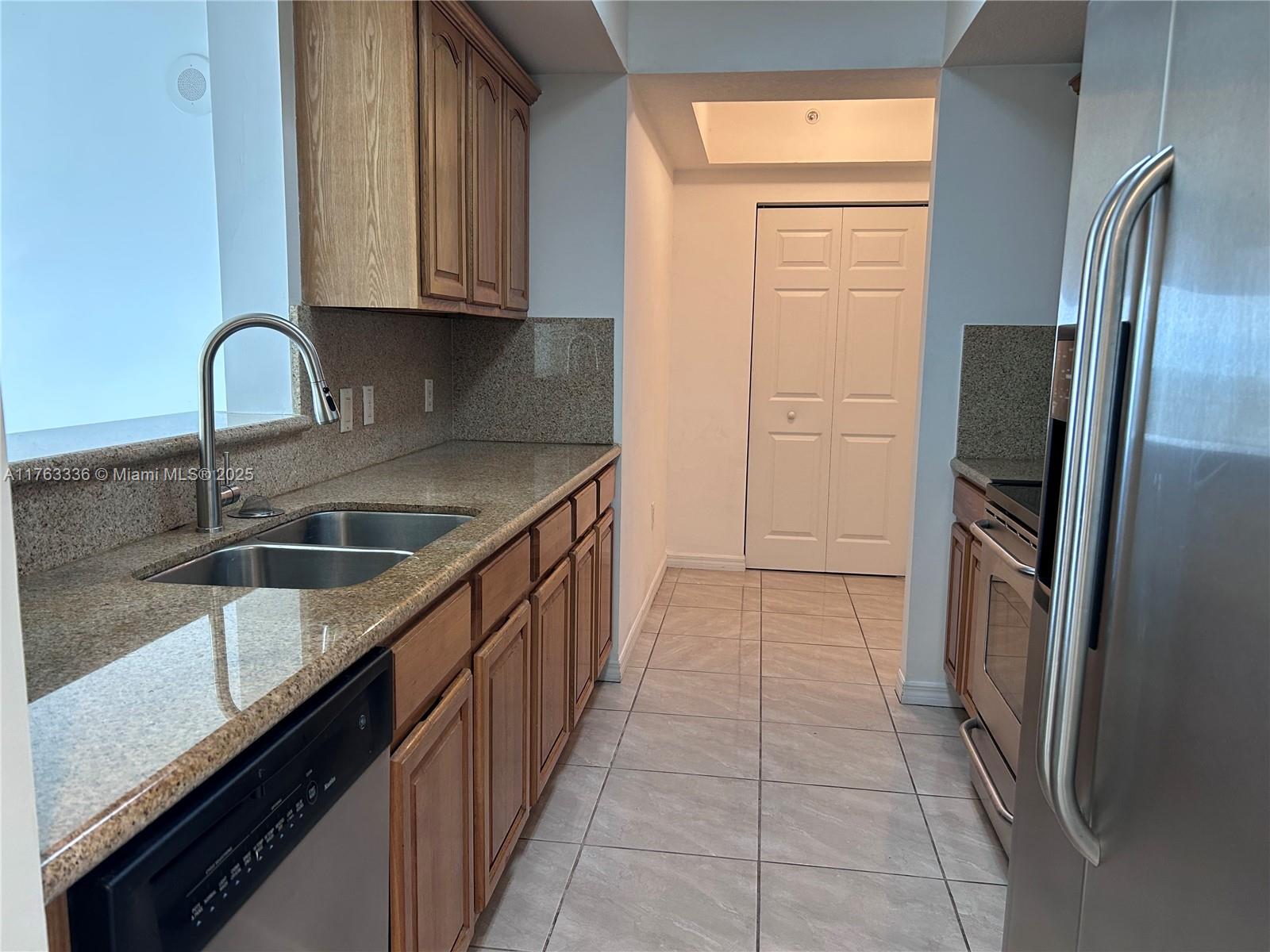 KEYSTONE PARK CONDO - Residential Lease