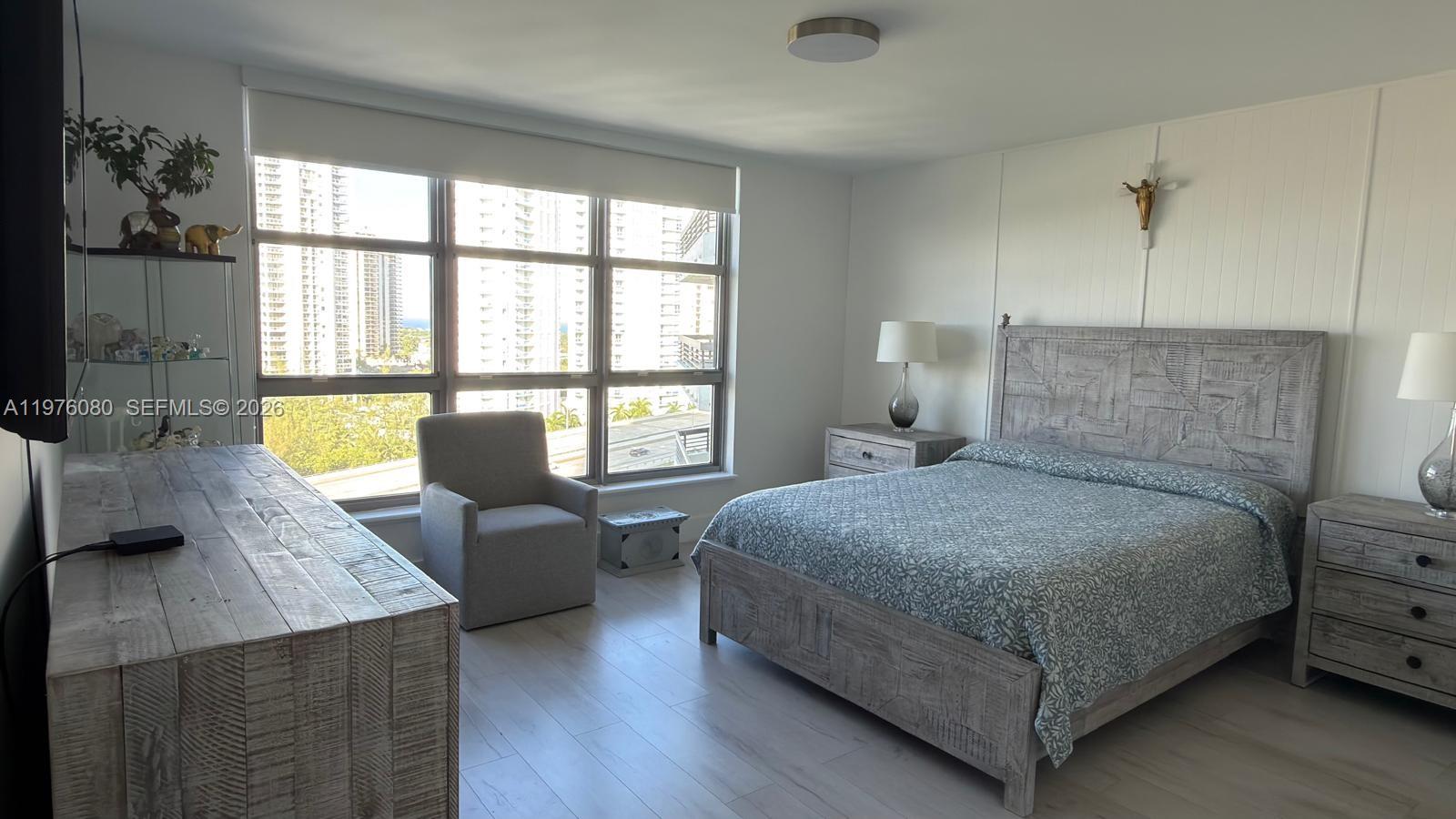 MYSTIC POINTE TOWER 400 C - Residential