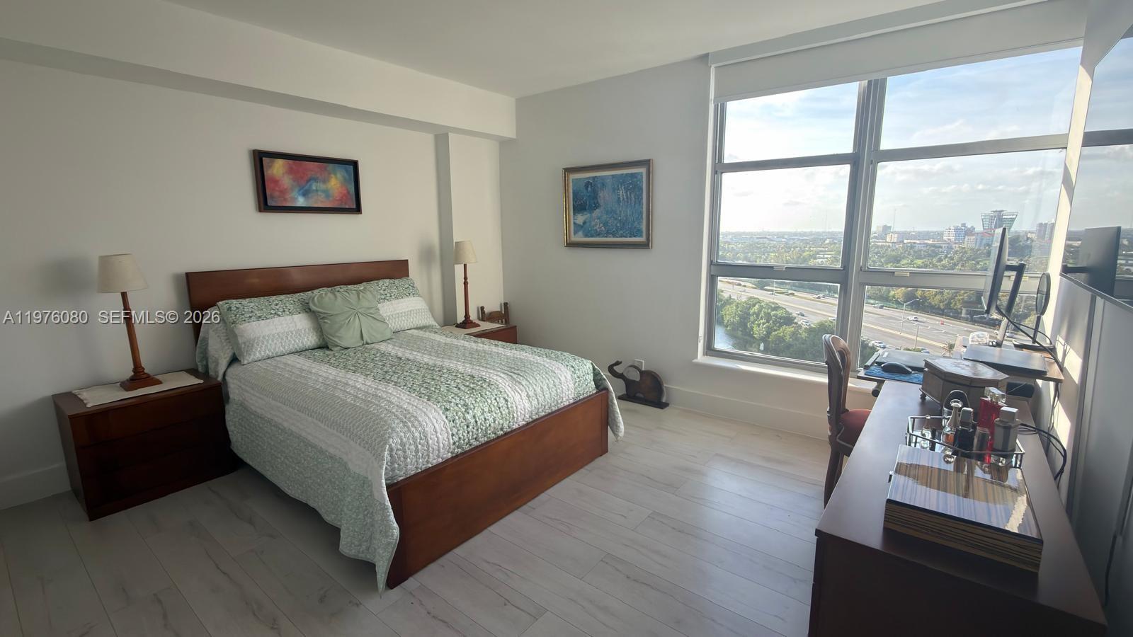 MYSTIC POINTE TOWER 400 C - Residential
