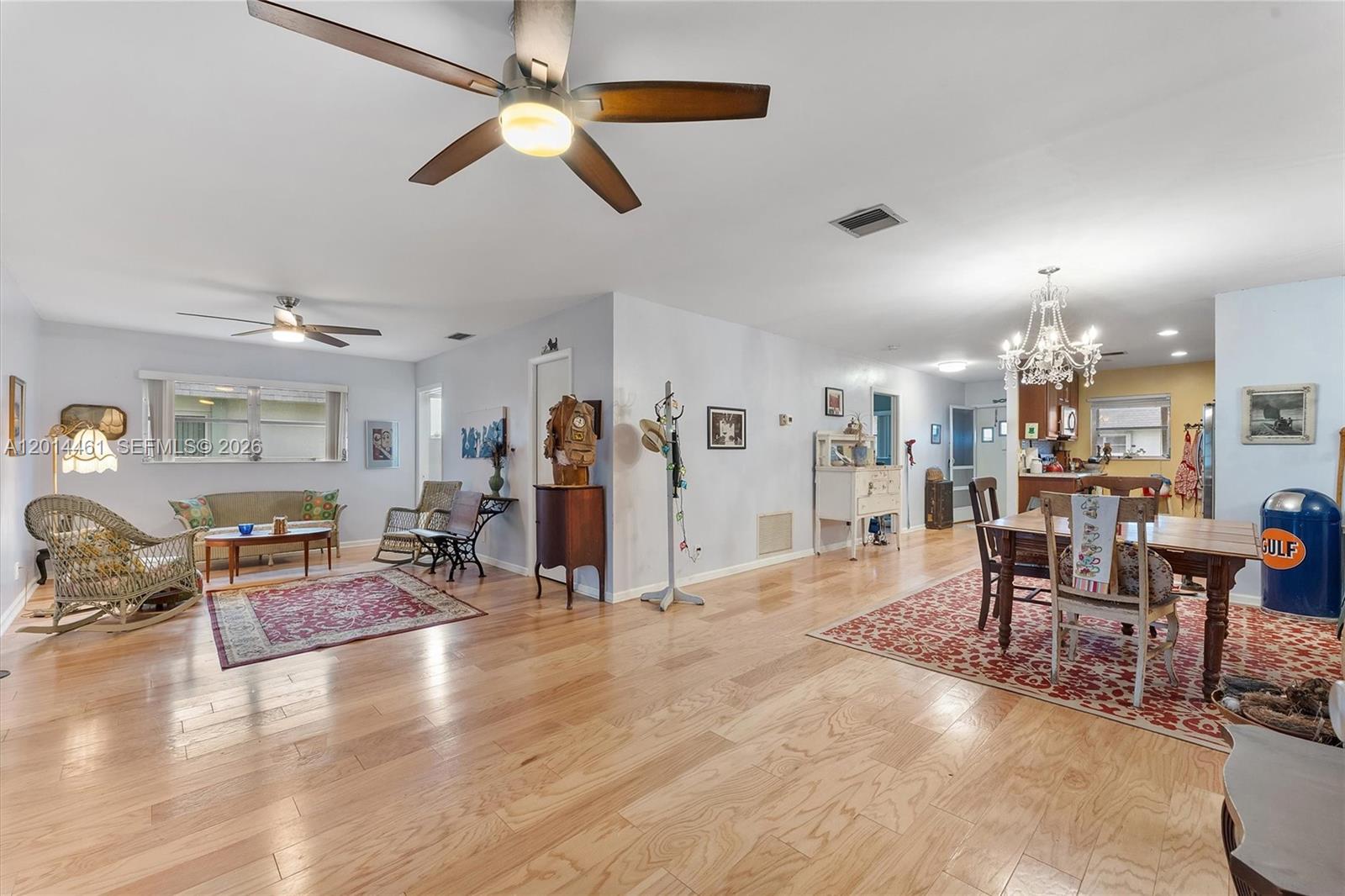 CRESTHAVEN TOWNHOMES SEC - Residential