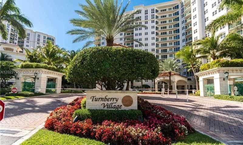 TURNBERRY VILLAGE CONDO - Residential