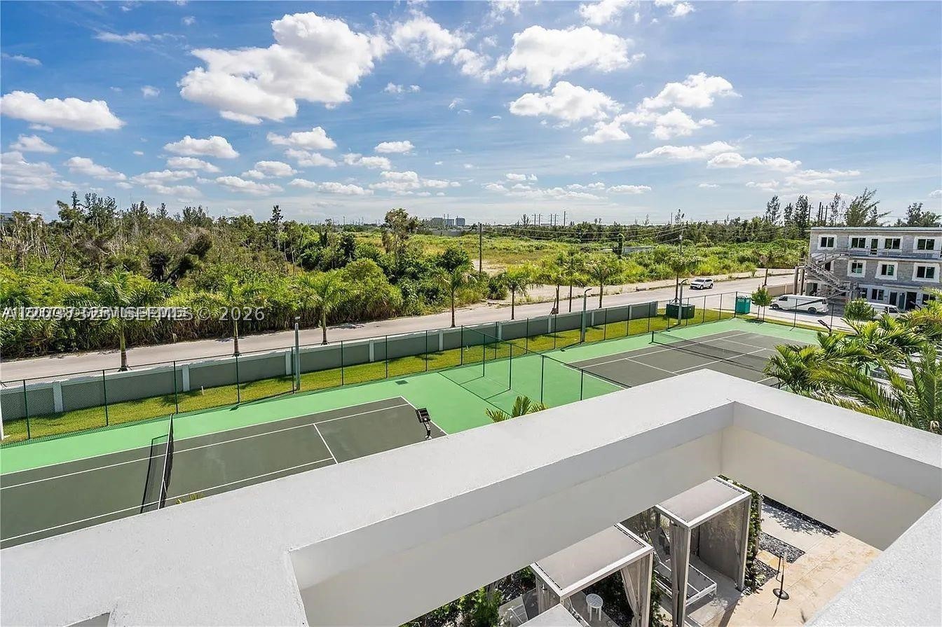 LANDMARK AT DORAL CONDO N - Residential Lease