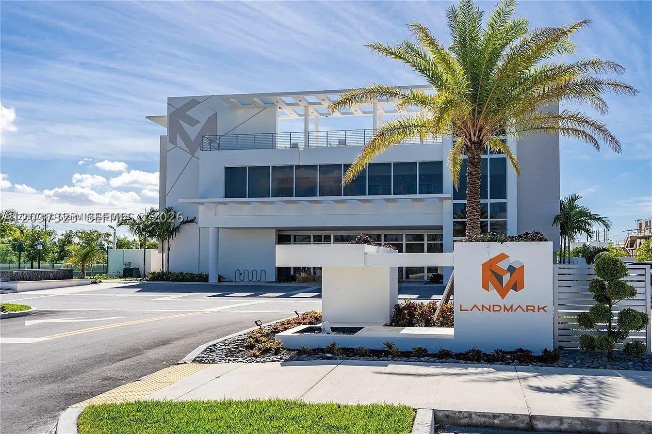 LANDMARK AT DORAL CONDO N - Residential Lease