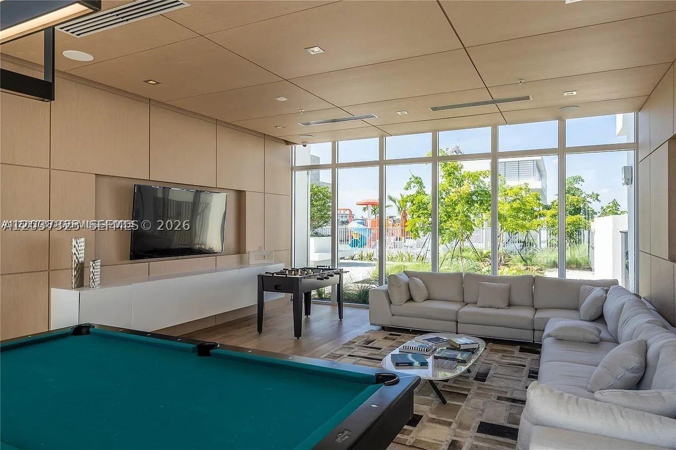 LANDMARK AT DORAL CONDO N - Residential Lease