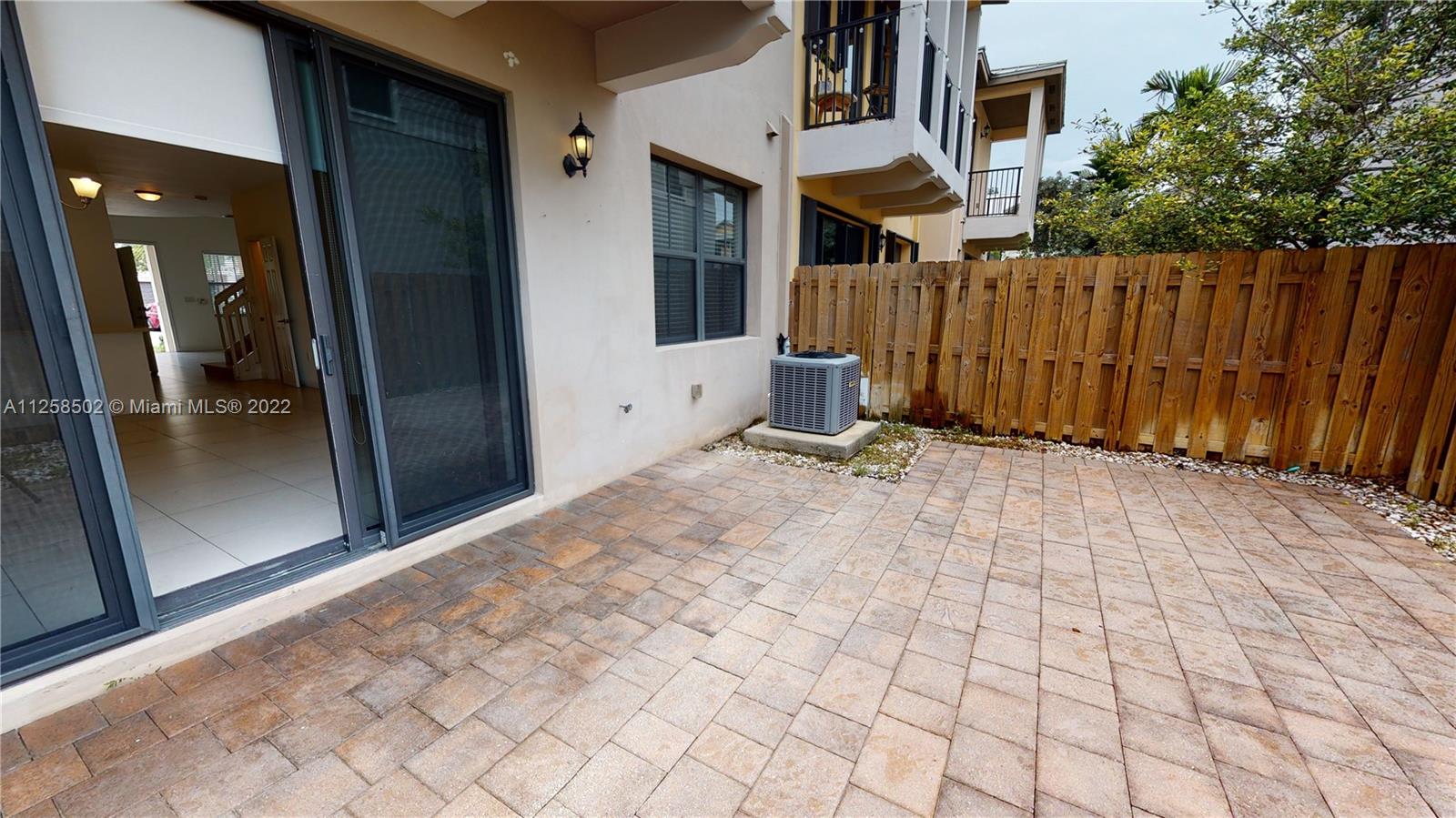 DORAL CAY - Residential Lease
