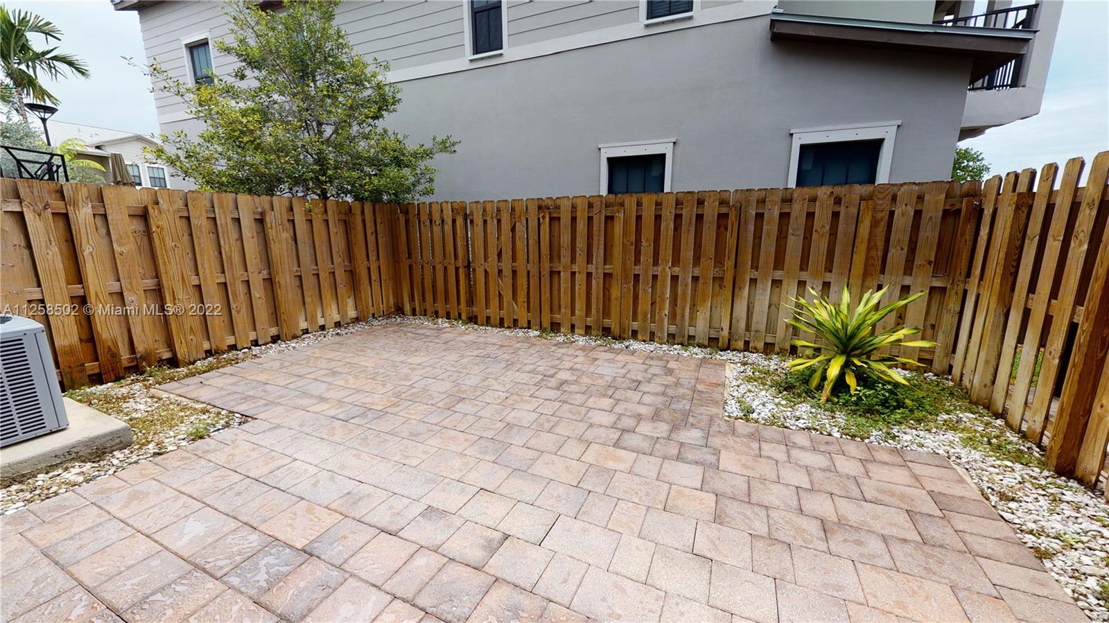 DORAL CAY - Residential Lease