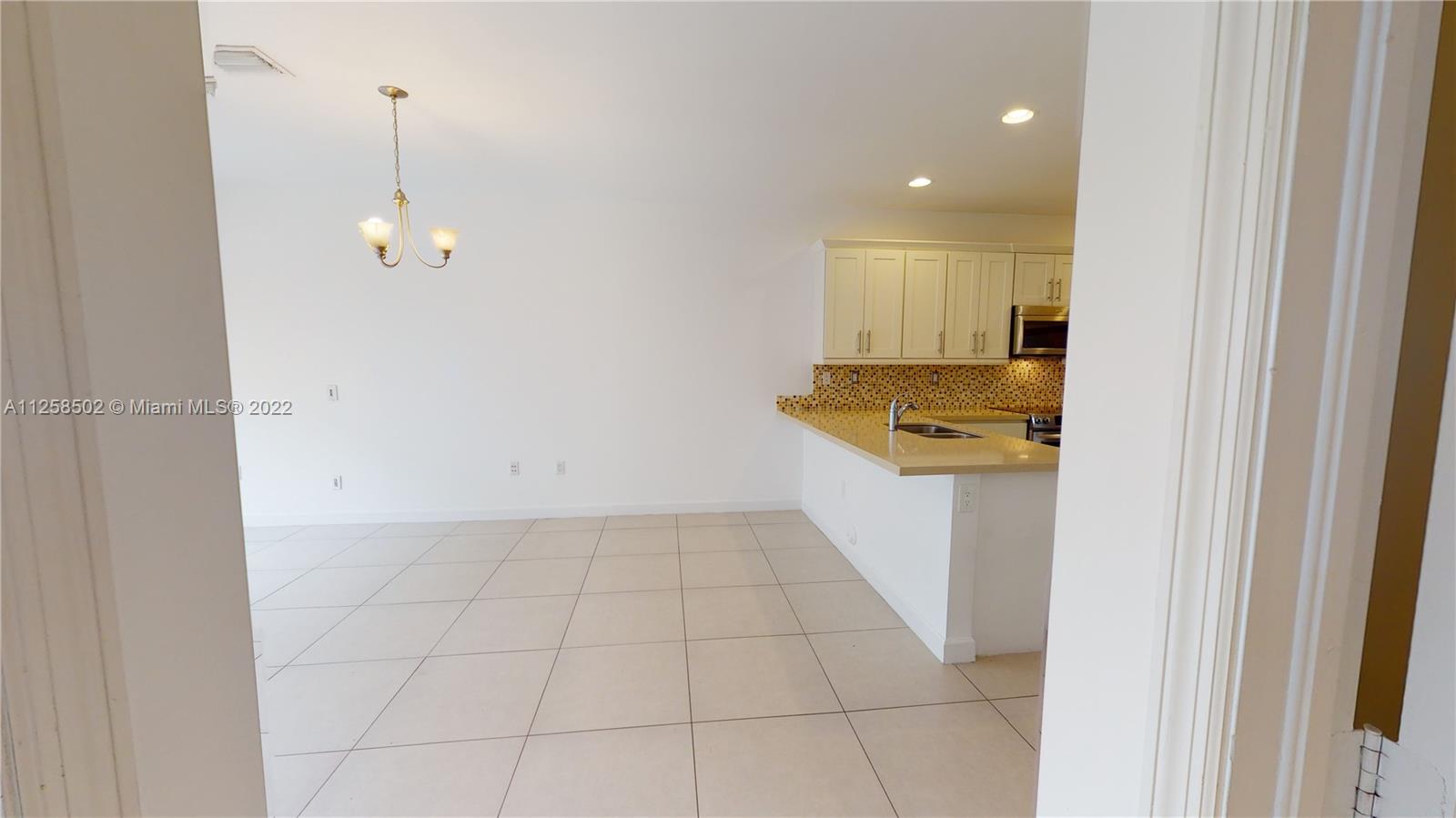 DORAL CAY - Residential Lease