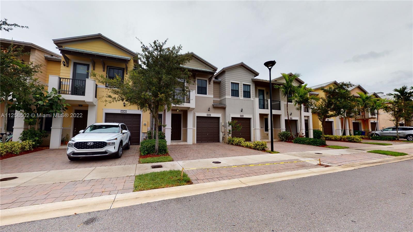 DORAL CAY - Residential Lease