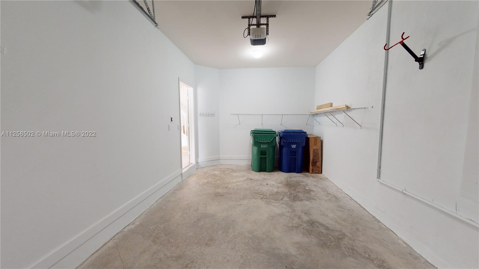 DORAL CAY - Residential Lease