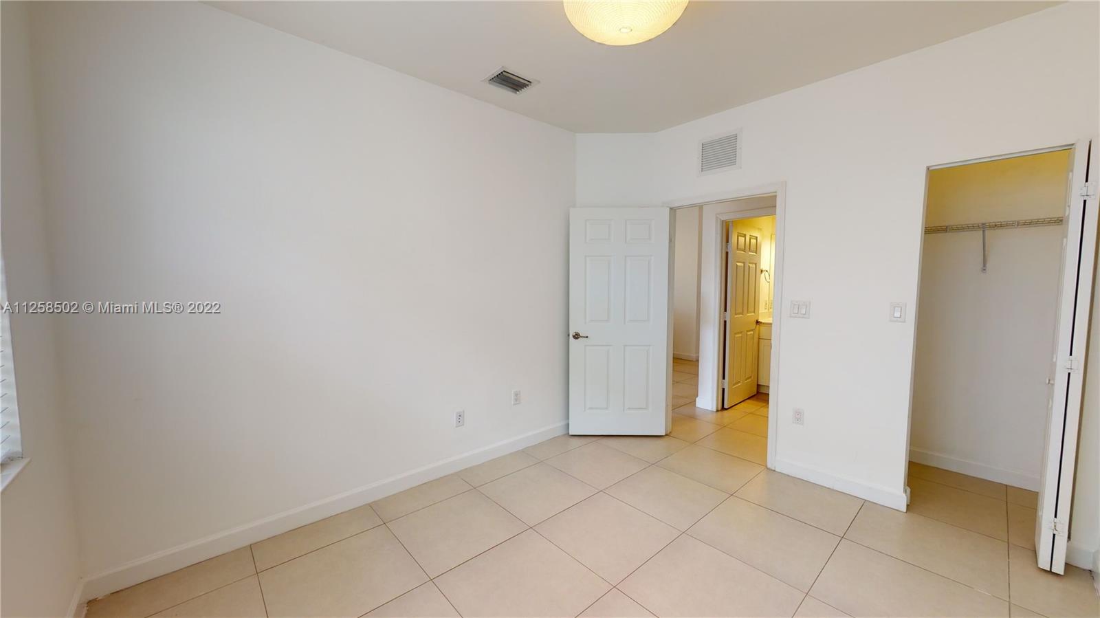 DORAL CAY - Residential Lease