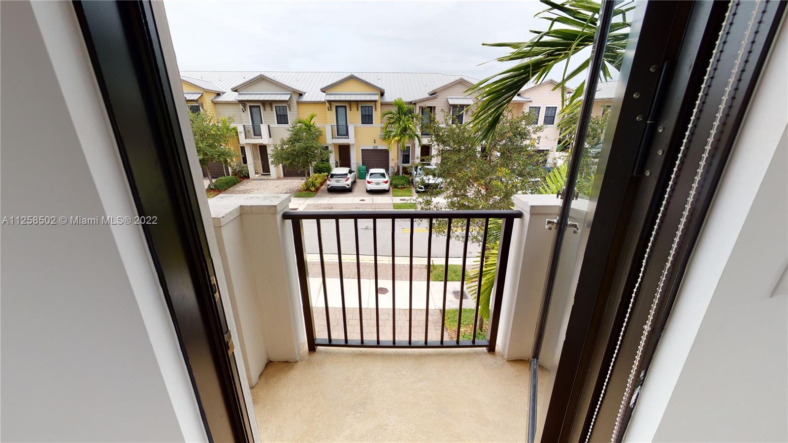 DORAL CAY - Residential Lease