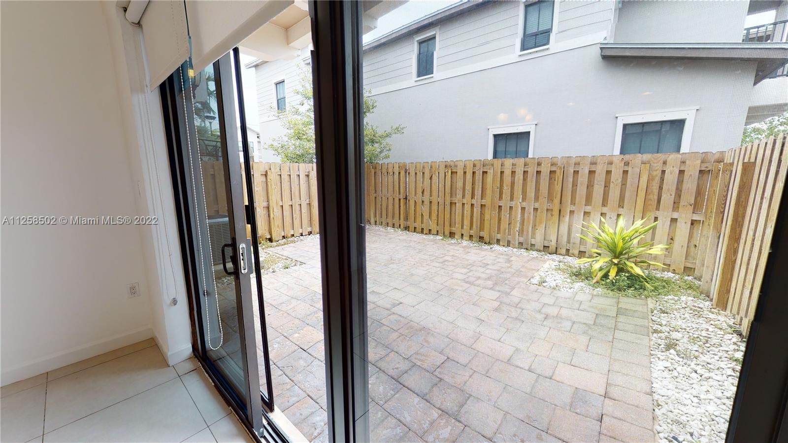 DORAL CAY - Residential Lease