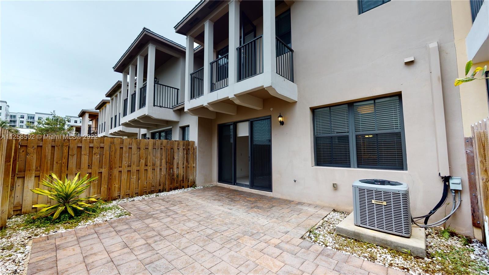 DORAL CAY - Residential Lease
