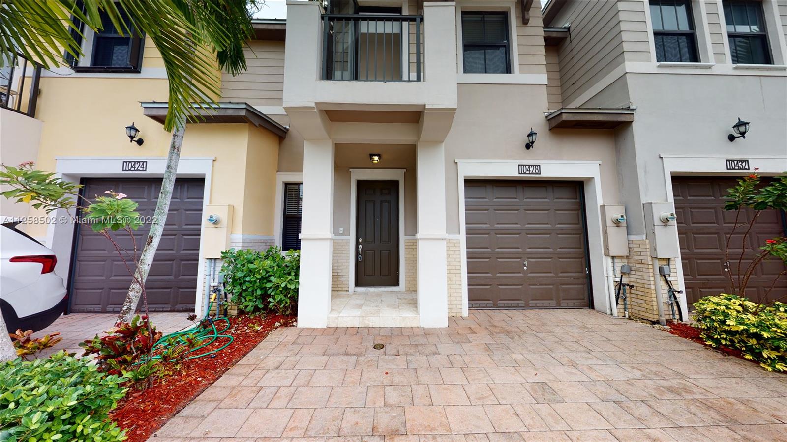 DORAL CAY - Residential Lease