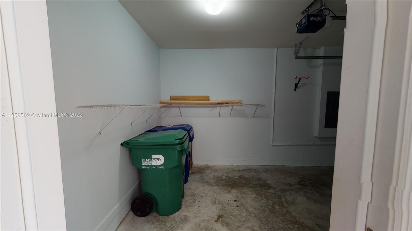 DORAL CAY - Residential Lease