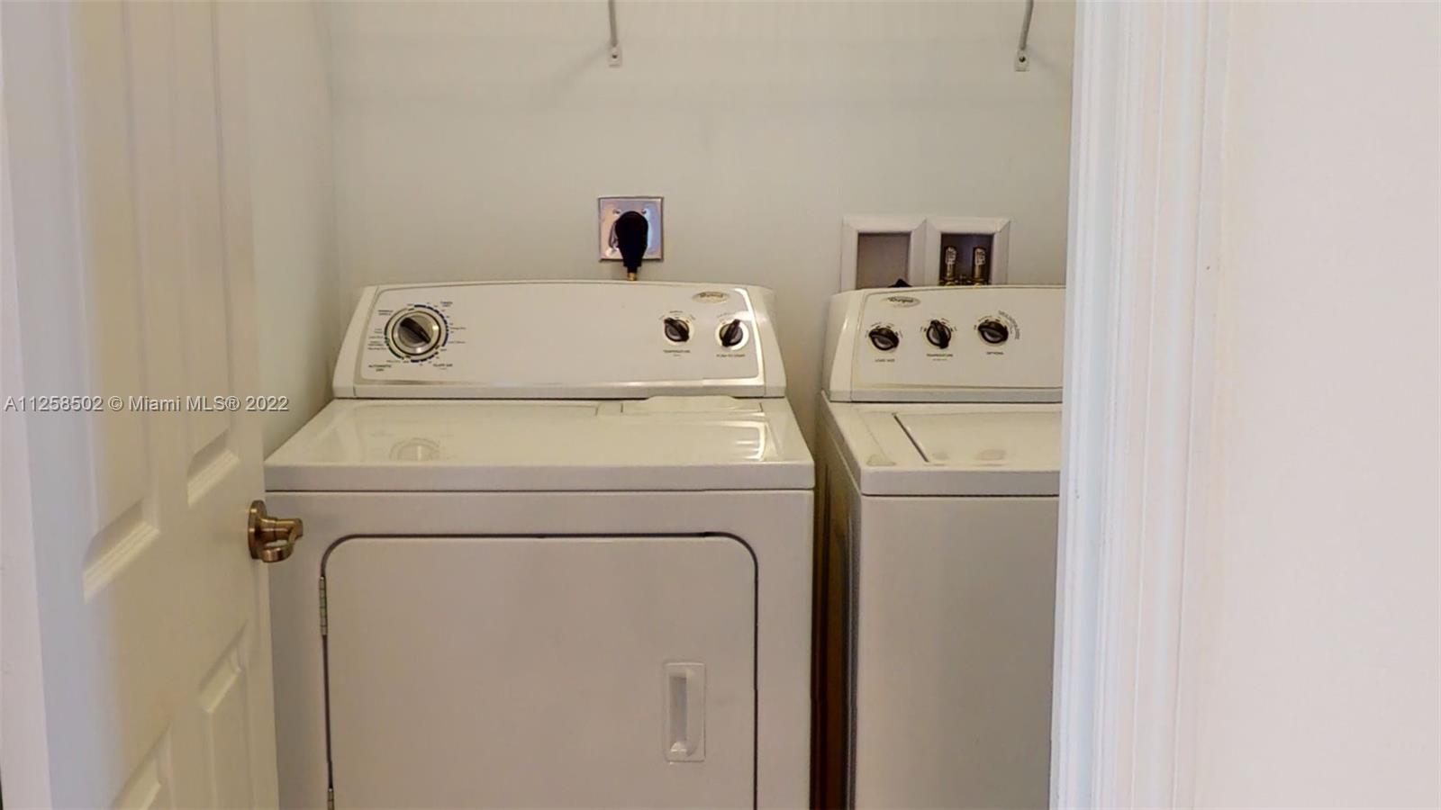 DORAL CAY - Residential Lease