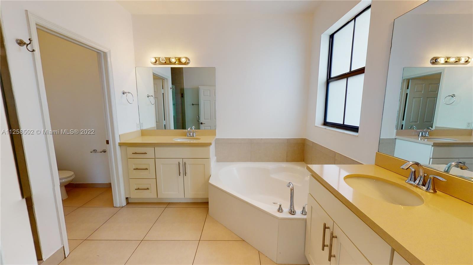 DORAL CAY - Residential Lease