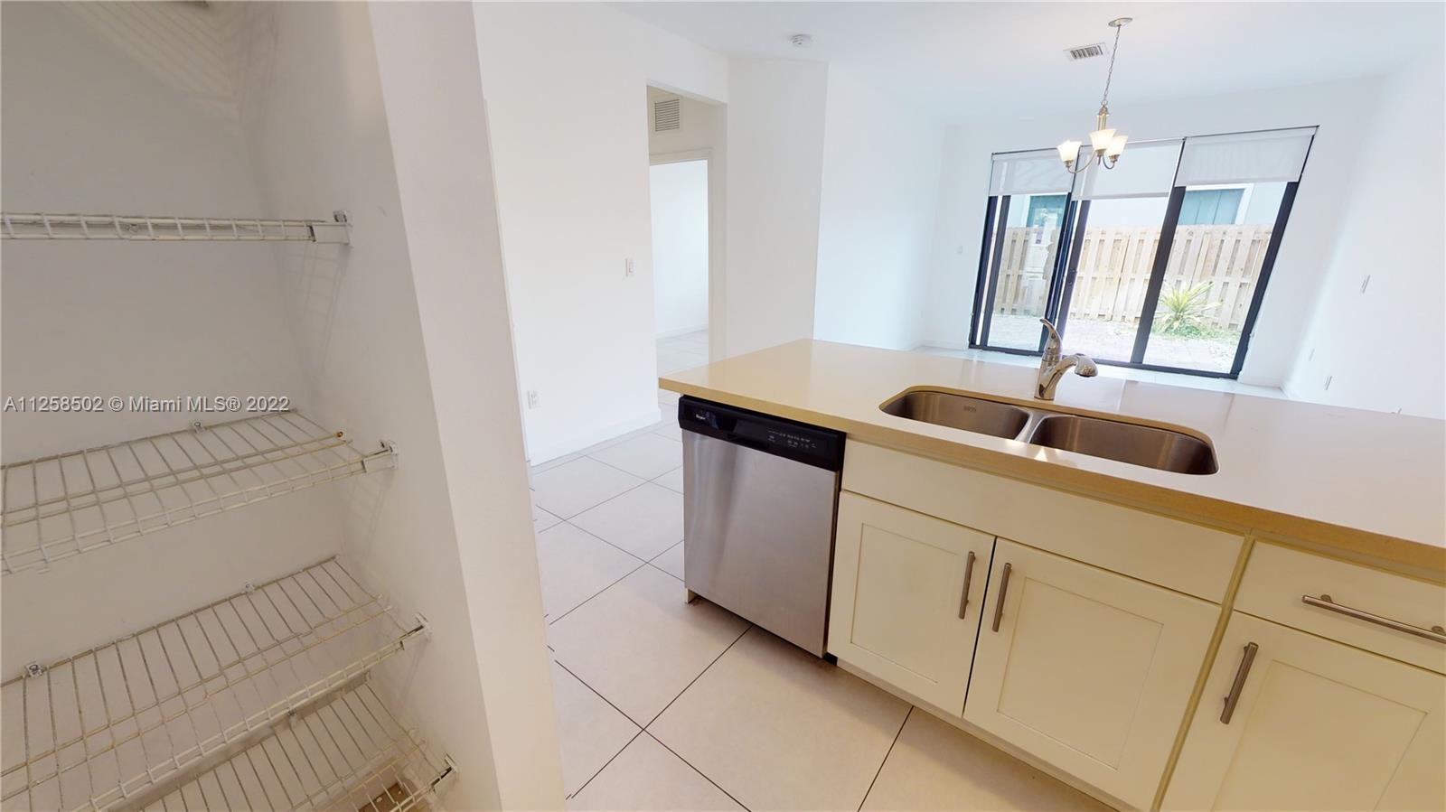 DORAL CAY - Residential Lease