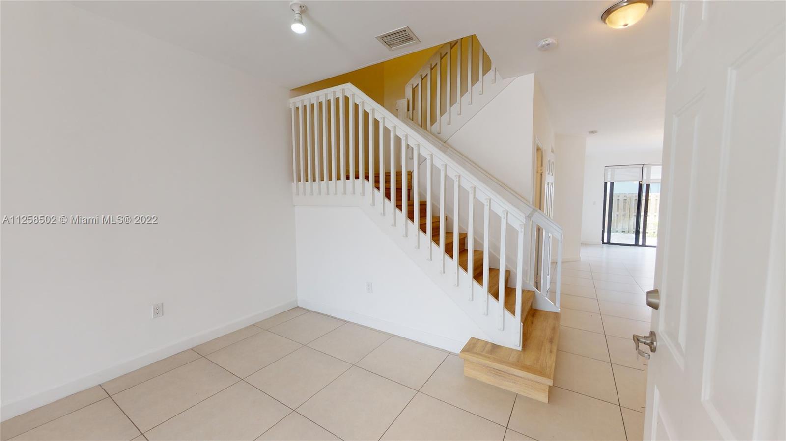DORAL CAY - Residential Lease