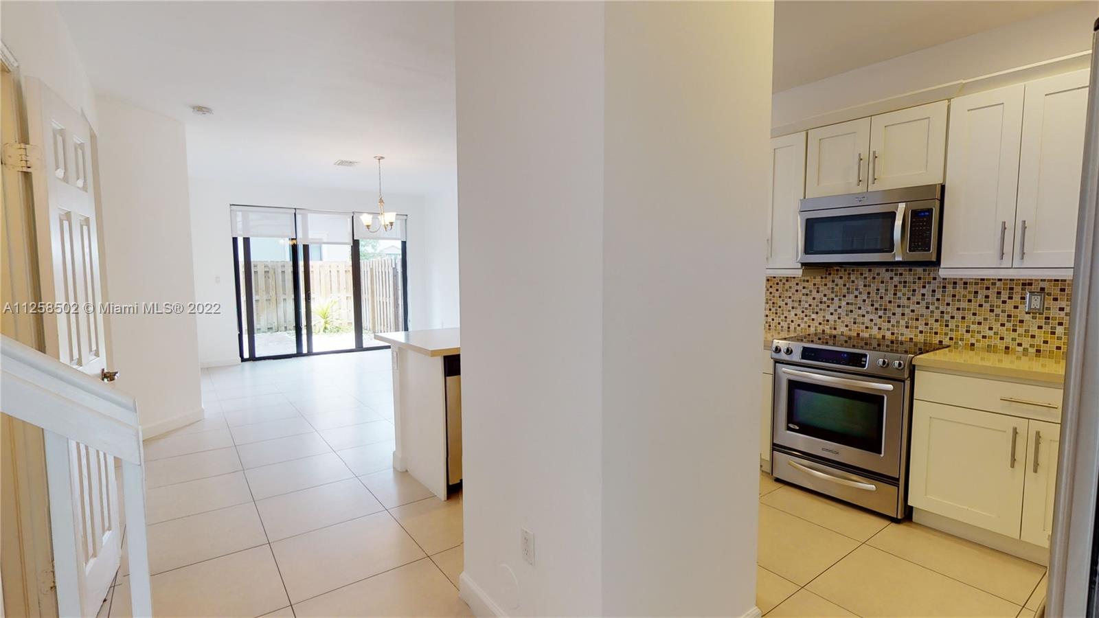DORAL CAY - Residential Lease