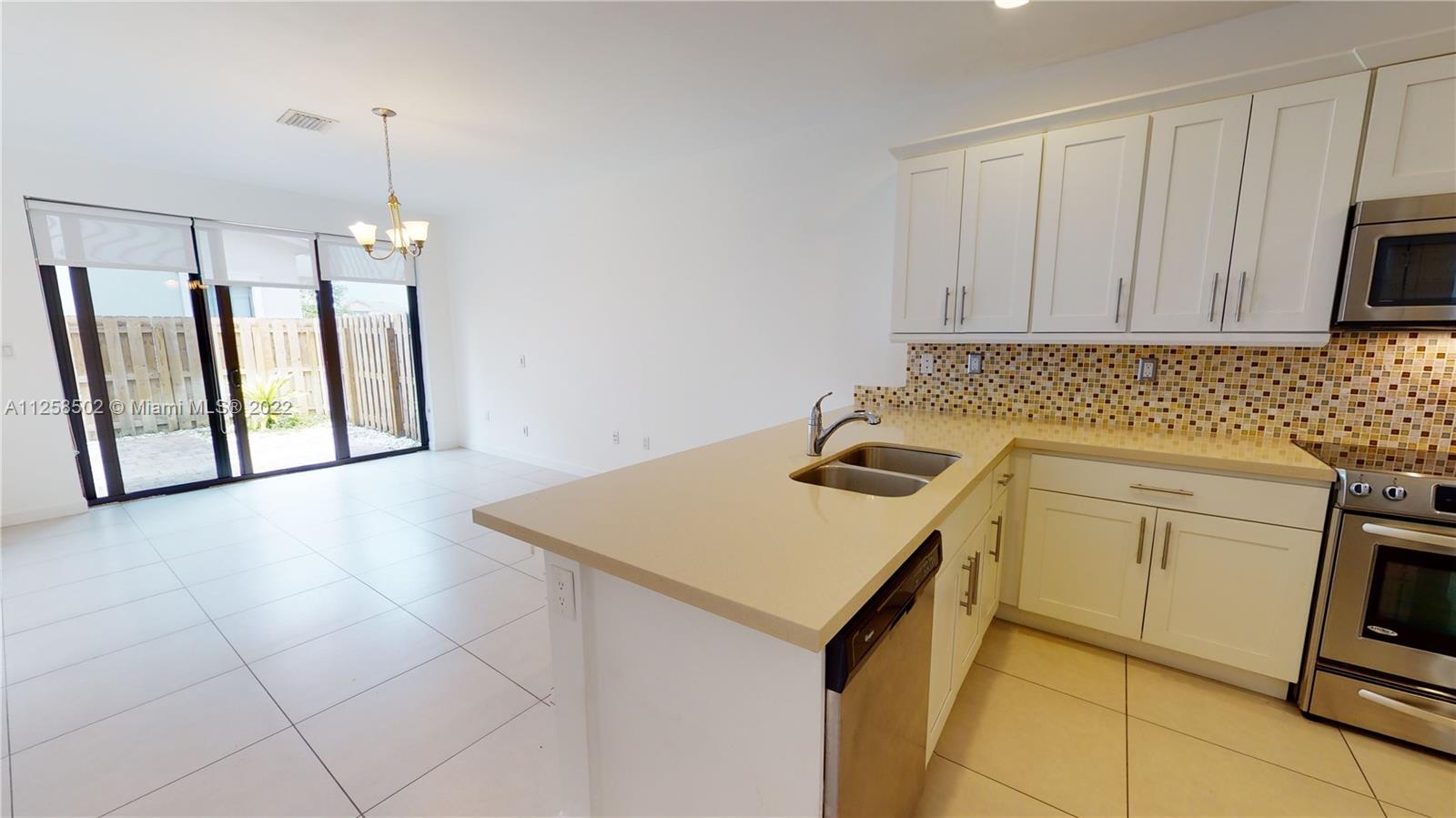 DORAL CAY - Residential Lease