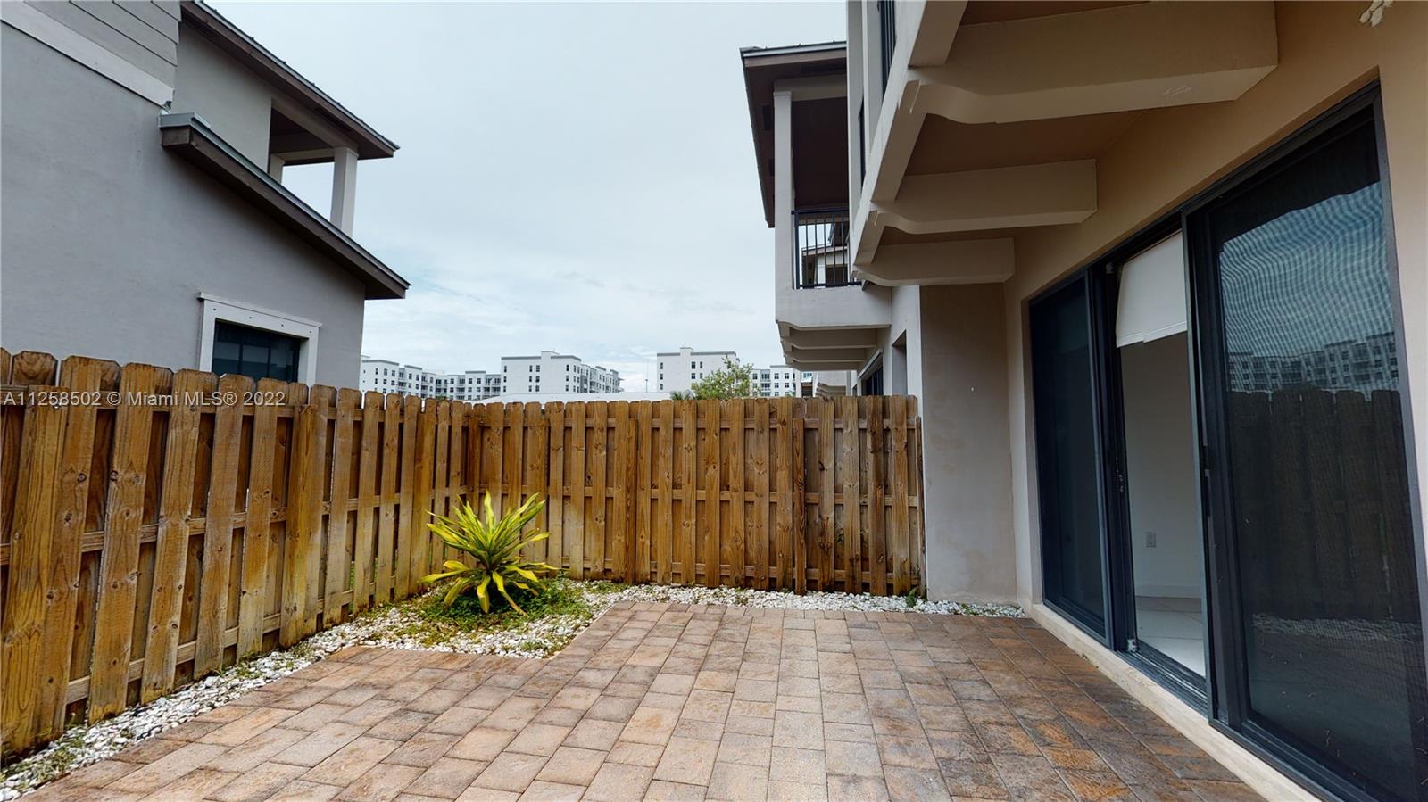DORAL CAY - Residential Lease