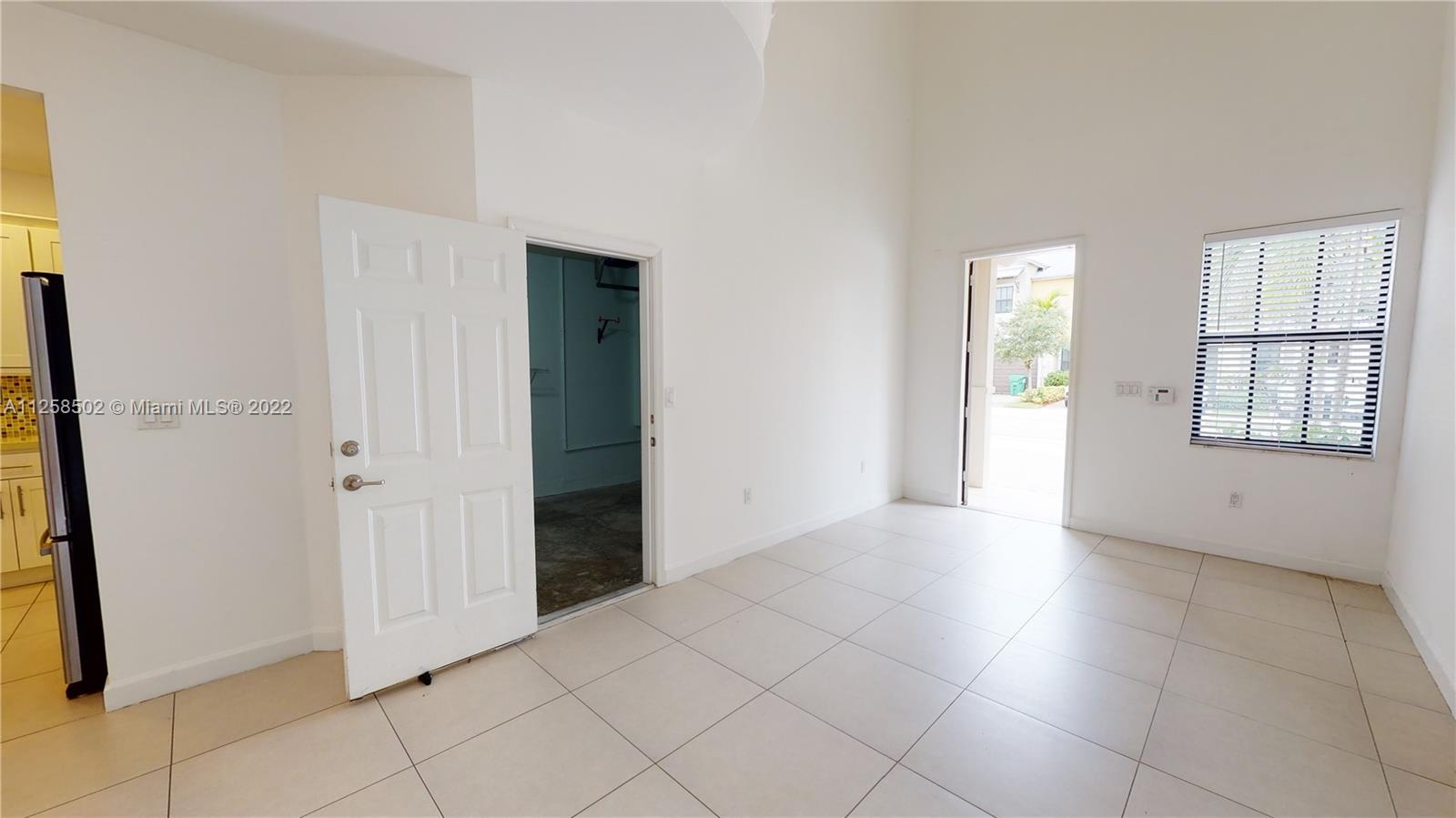 DORAL CAY - Residential Lease