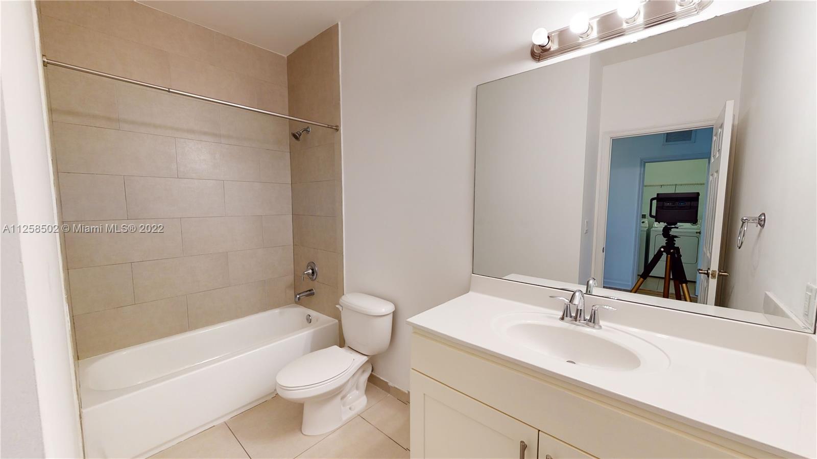 DORAL CAY - Residential Lease