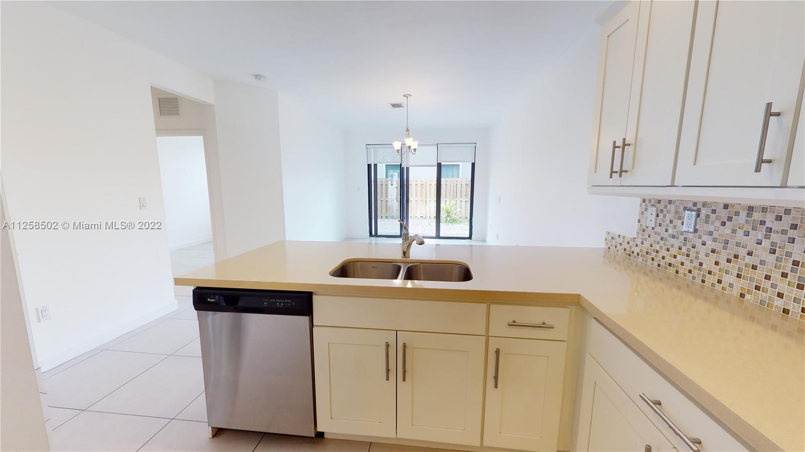 DORAL CAY - Residential Lease