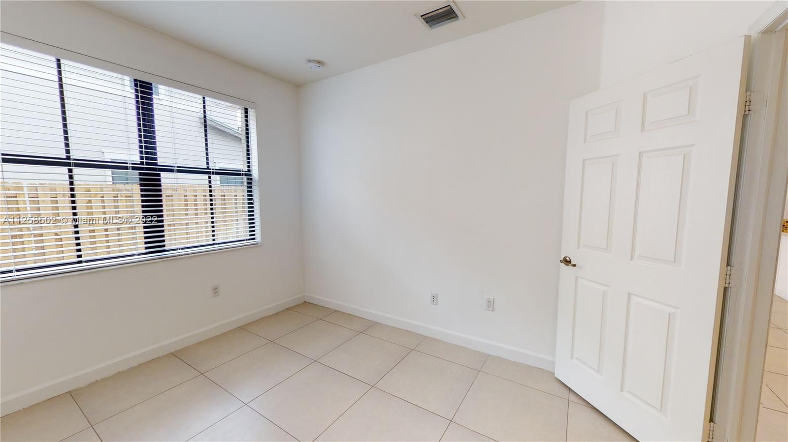DORAL CAY - Residential Lease