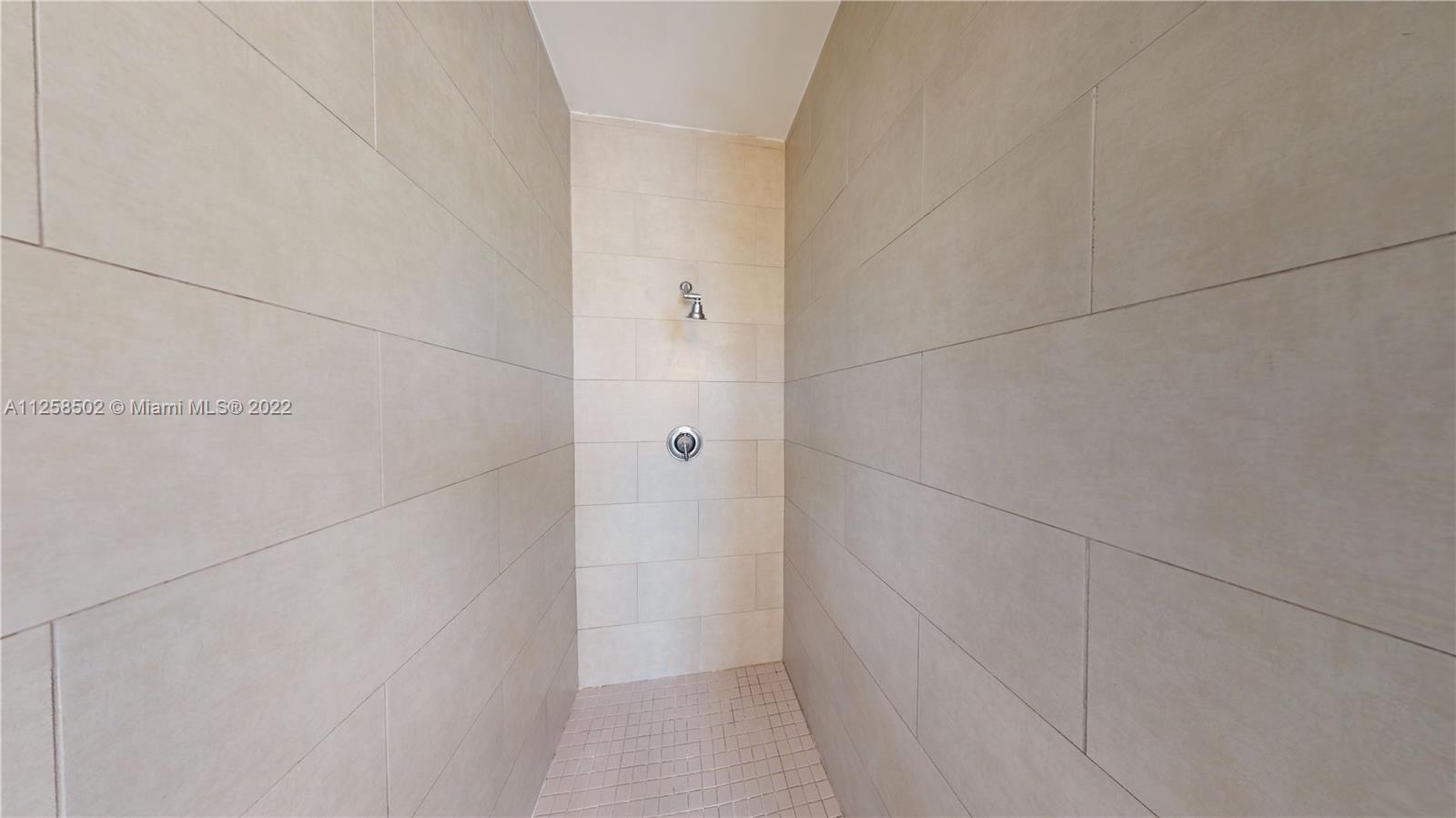 DORAL CAY - Residential Lease