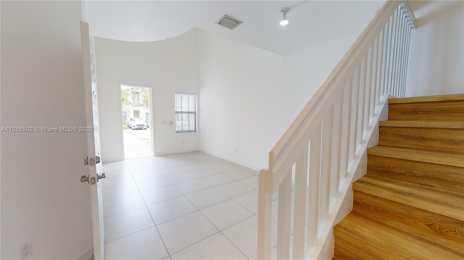DORAL CAY - Residential Lease