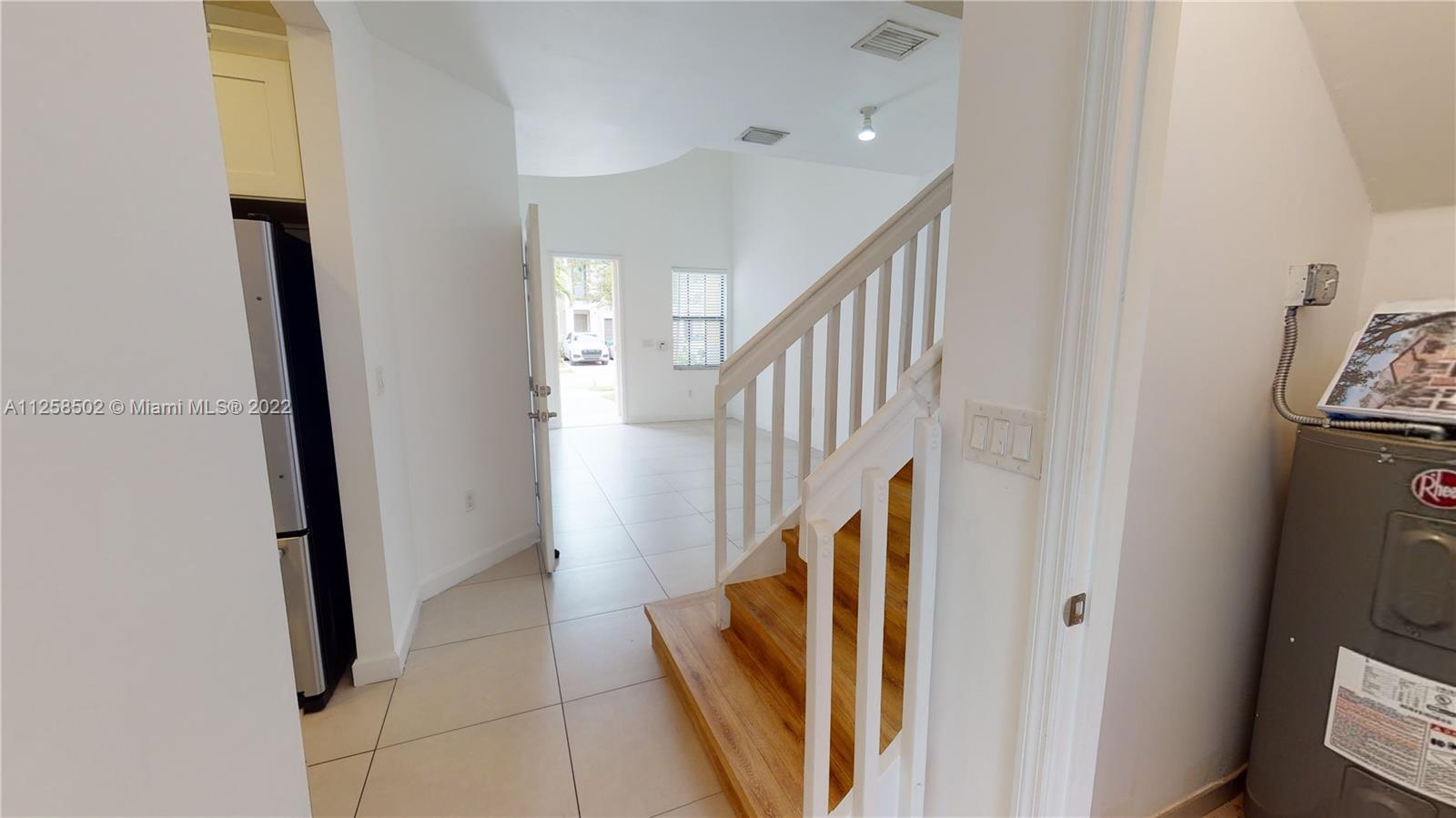 DORAL CAY - Residential Lease