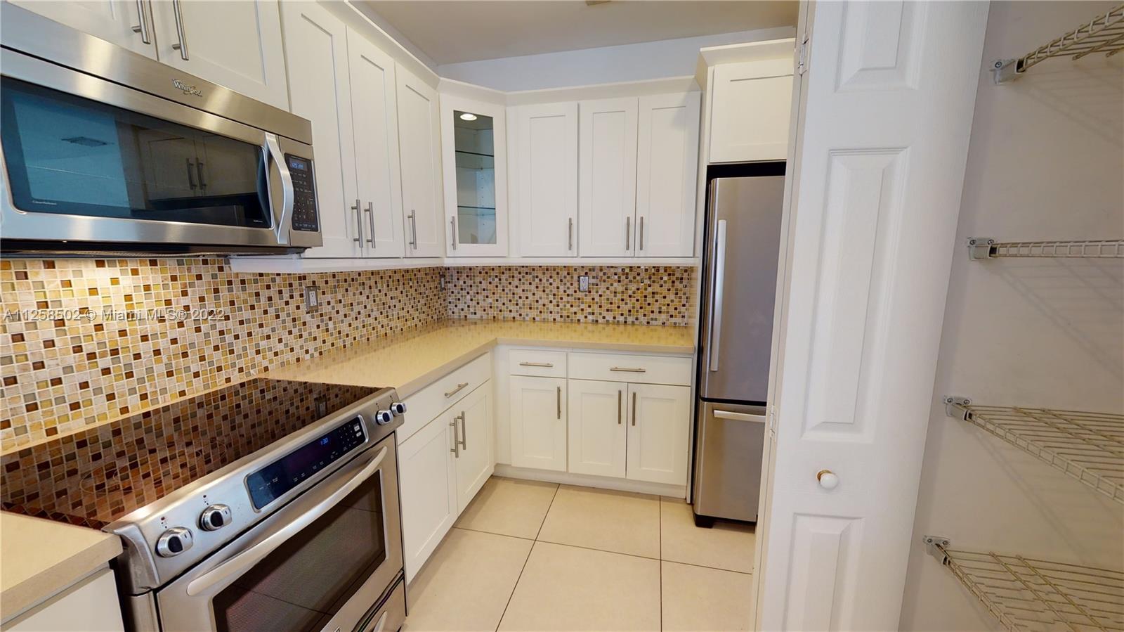 DORAL CAY - Residential Lease