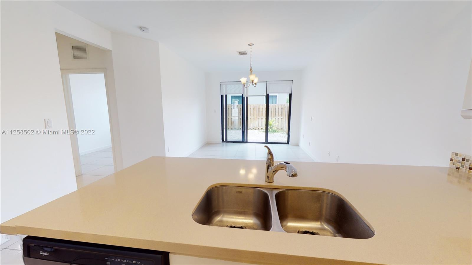 DORAL CAY - Residential Lease