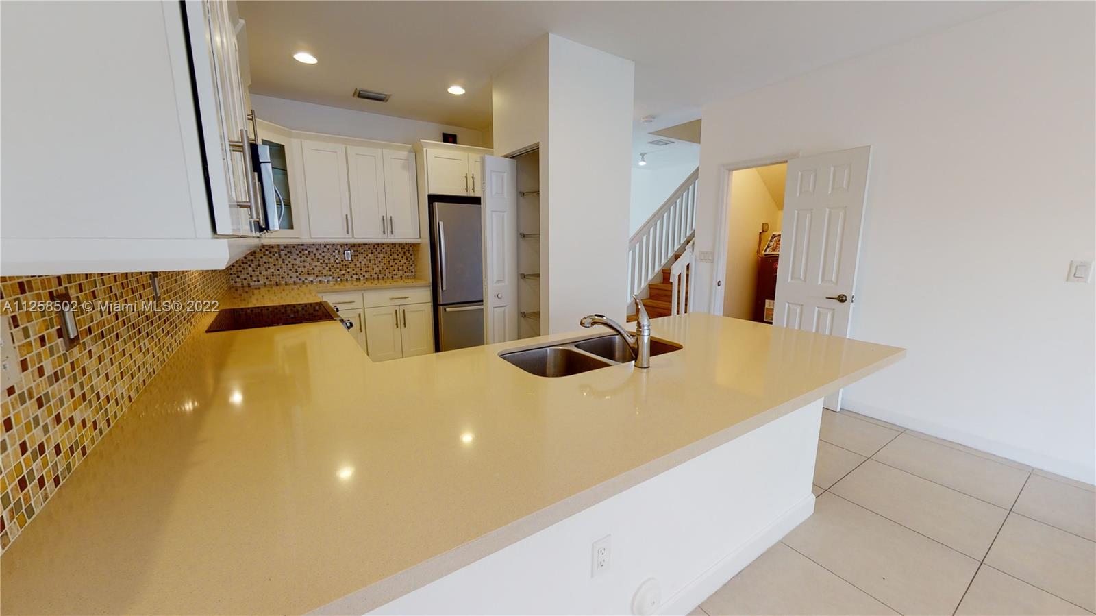 DORAL CAY - Residential Lease