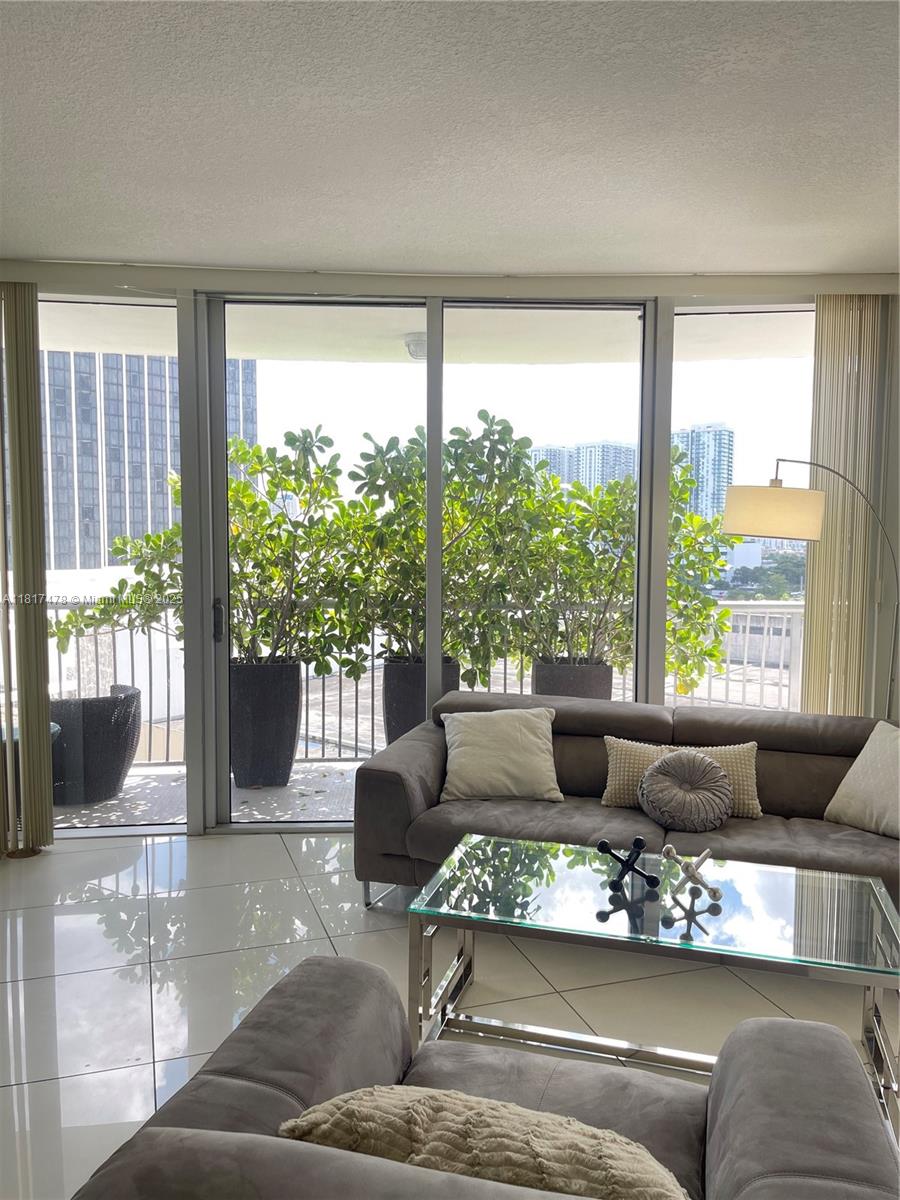 OPERA TOWER CONDO - Residential