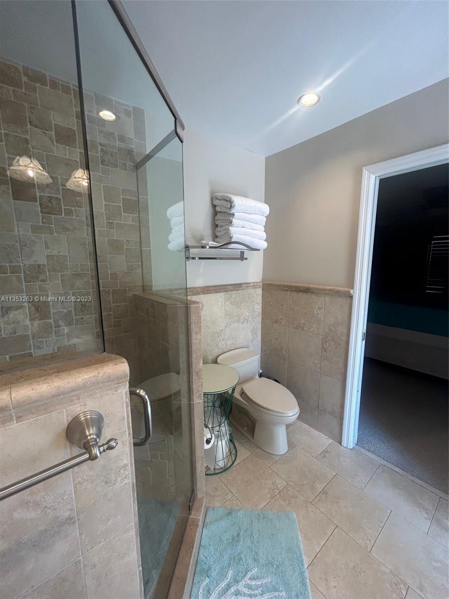 SEVEN GROVES - Residential