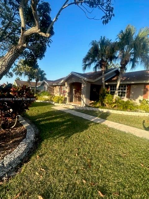 SEVEN GROVES - Residential