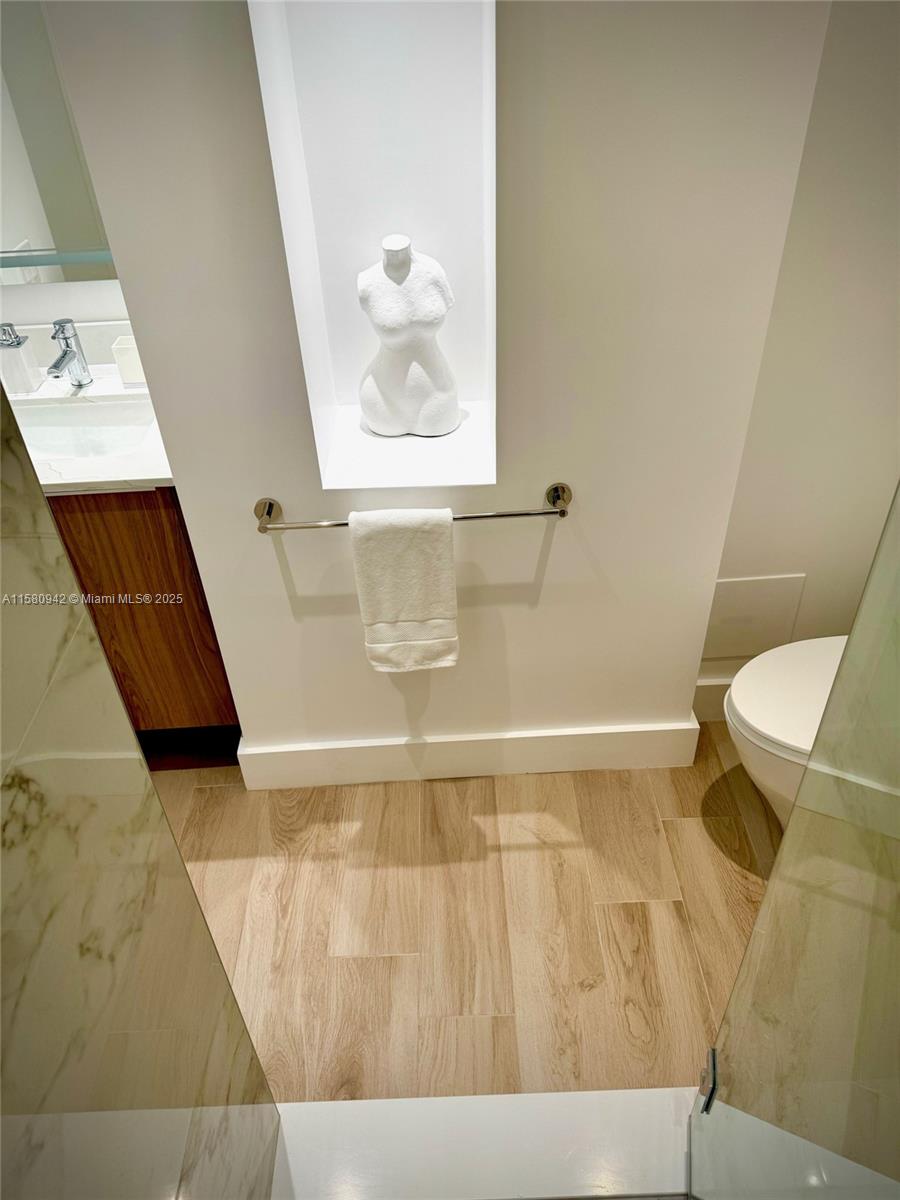 RONEY PALACE CONDO - Residential