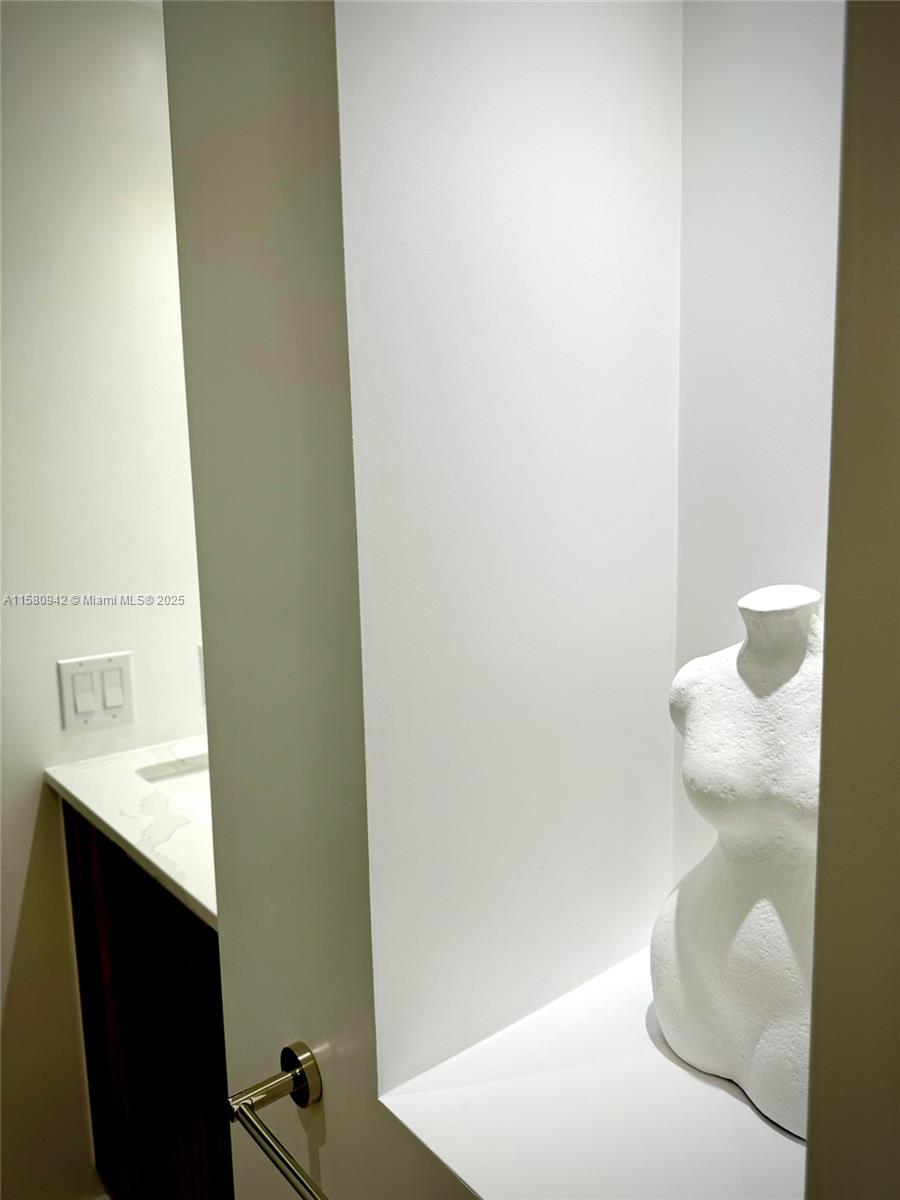 RONEY PALACE CONDO - Residential