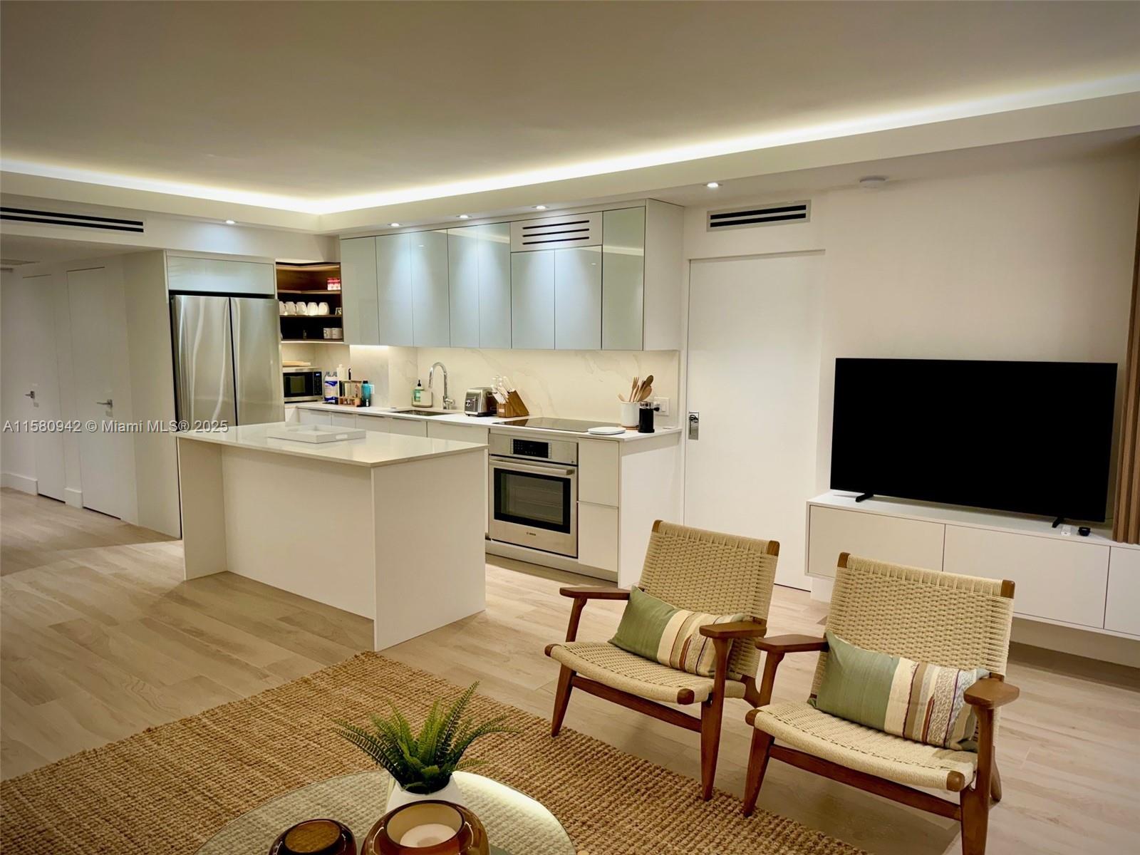 RONEY PALACE CONDO - Residential